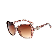 Load image into Gallery viewer, OUBINEW Brand woman's big frame sunglasses Street fashion High-grade resin sunglasses